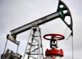 ABŞ ehtiyatları üzrə API məlumatlarına görə, Brent markalı neftin barreli 76,7 dollara düşüb