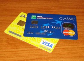 Qazaxıstan bankları 2025-ci ildə kart emissiyasını artırıb