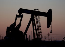 Brent neftinin qiyməti 2021-ci ilin avqustundan bəri ilk dəfə bir barel üçün 65 dollardan aşağı düşüb
