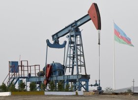 Azərbaycan neftinin qiyməti cüzi azalıb