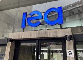IEA qlobal neft təklifi üzrə proqnozu aşağı salıb – Təchizat artımı gözləntilərin altındadır