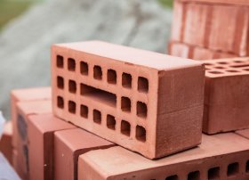 Azərbaycanda tikinti kərpiclərinin istehsalı artıb