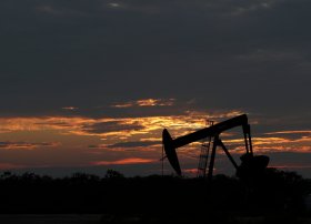 Brent qırmızıda qalır və bir barel üçün 66,2 dollara satılır