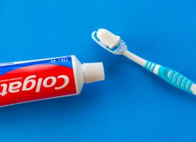 Colgate-Palmolive rüblük xalis mənfəəti bir qədər artırır