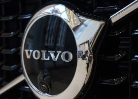 Volvo Car tam illik proqnozunu geri götürür, xərcləri 1,87 milyard dollar azaltmağı planlaşdırır