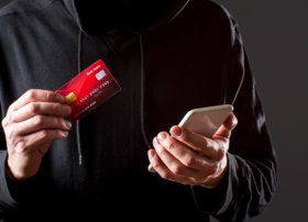 Mayın 1-də vətəndaşların bank kartlarından kiber hücumla oğurluq edilib