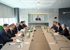 "Japan Tobacco International" şirkətinin baş icraçı direktoru ilə görüş keçirilib