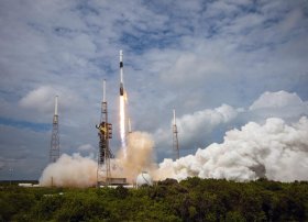 SpaceX 2025-ci ildə yeni rekorda doğru irəliləyir