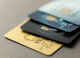 Azərbaycanda dövriyyədə olan ödəniş kartlarının sayı 17% artıb
