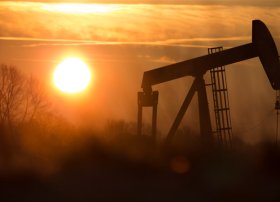 Neft artımı sürətləndirir, Brent bir barel üçün 65,72 dollara qalxır