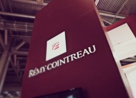 Remy Cointreau maliyyə ilində xalis mənfəəti üçdə bir, gəliri isə 18% azaldıb