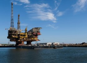 Neftin qiyməti bir qədər azalıb, Brent bir barel üçün 66,8 dollara satılır