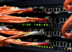ABŞ ticarət müharibəsi fonunda Avropanın internetə asılılığı təhlükədədir