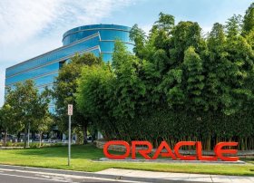 Oracle illik 30 milyard dollarlıq bulud müqaviləsi imzalayır