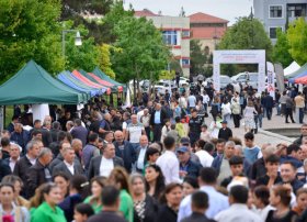 Aqrar Biznes Festivalları çərçivəsində keçirilən kredit yarmarkalarında fermer və sahibkarlıq subyektlərinə 1 milyon manata yaxın kredit ayrılıb