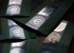 TotalEnergies CEO aşağı tələbatla polimer bazarında həddindən artıq gücü qeyd edir