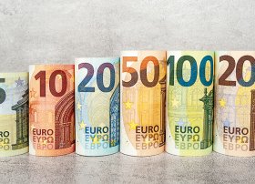 Avro dörd illik maksimum yaxınlığında qalır