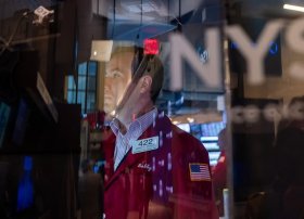 Wall Street cümə günü yüksəlir və həftəni bitirir