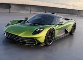 Aston Martin birinci yarımillik gəlirini 25% azaldıb, tam illik proqnozu aşağı salıb