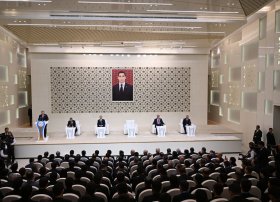 Əli Əsədov Türkmənbaşıda Mərkəzi Asiya ölkələrinin Dövlət başçılarının 7-ci məşvərət görüşünə hazırlıq iclasında iştirak edib