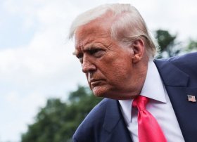 ABŞ-da zəif iqtisadi göstəricilər və Trampın tarif planları fond bazarını aşağı çəkdi