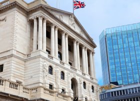 İngiltərə Bankı inflyasiya proqnozunu dəyişdi – 2%-lik hədəf 2027-ci ilin ikinci rübünə təxirə salındı