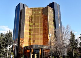 Azərbaycan Mərkəzi Bankı iki valyuta məntəqəsinin lisenziyasını 1 ay müddətinə dayandırıb