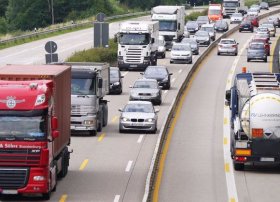 2025-ci ilin ilk yarısında Azərbaycanın avtomobil nəqliyyatı gəlirləri 1,044 milyard manat olub