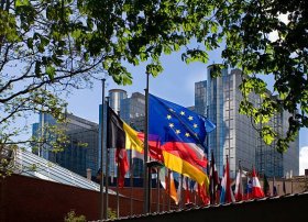 Avropa Komissiyası Mercosur və Meksika ilə ticarət sazişlərini təsdiqləməyi təklif etdi