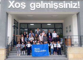 Bank Respublika Ağdamda ilk dəfə məktəbə gedəcək birinciləri sevindirdi
