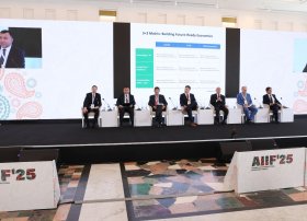 İnvestisiya Forumu panel sessiyalarla davam edir