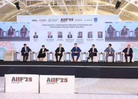 “Ali təhsil vasitəsilə kənd təsərrüfatı və qida sənayesinin potensialının artırılması” mövzusunda panel sessiya keçirilib