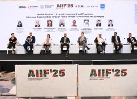 Birinci Azərbaycan Beynəlxalq İnvestisiya Forumu panel sessiyalarla davam edib