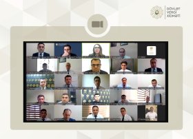 Kommersiya hüquqi şəxslərin dövlət qeydiyyatı sahəsində aparılan islahatlar müzakirə edilib