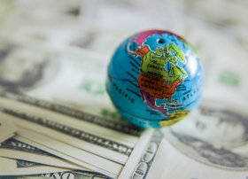 Qlobal iqtisadiyyat oktyabrda artır, amma risklər hələ də mövcuddur