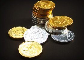 Əmtəə bazarlarında qızıl və gümüşün qiyməti artıb