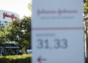 Johnson & Johnson-un üçüncü rübdəki gəliri gözləntiləri üstələdi.