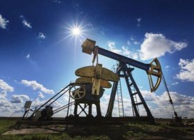 Neft qiymətləri bazar ertəsi enişlə açıldı – Brent və WTI ucuzlaşdı