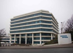 American Express rekord gəlir və 16% xalis mənfəət artımı ilə güclü rüb tamamladı