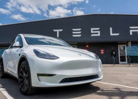 Tesla ABŞ-da 12 963 avtomobili batareya problemi səbəbindən geri çağırır