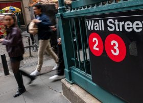 Wall Street qazanc hesabatlarına, ABŞ-Çin münasibətlərinin gərginləşməsi qorxusuna düşdü