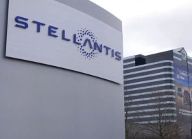 Stellantis üçüncü rübdə gəlir və daşınmaları 13% artırdı.