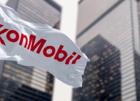 Exxon Mobil şirkətinin rüblük xalis mənfəəti 12% azalıb.