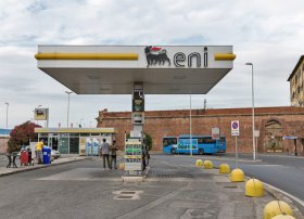 Eni İtaliyada işçilərə səhm paylayan ilk böyük şirkət oldu