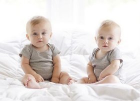 Azərbaycanda doğum statistikasında əkiz və üçəm göstəriciləri açıqlanıb