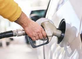 Azərbaycanda avtomobil benzini istehsalı artıb