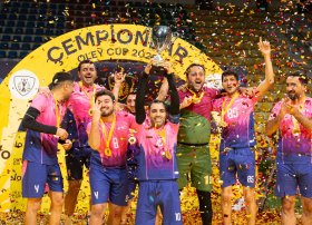 Yelo Bank əməkdaşları arasında futbol çempionatı keçirilib