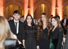 Heydər Əliyev Fondunun vitse-prezidenti Leyla Əliyeva və Bakı Media Mərkəzinin rəhbəri Arzu Əliyeva ilin idman yekunları ilə bağlı qala mərasimində iştirak ediblər