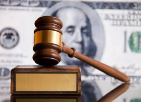 Hərracda səhmdar cəmiyyətinin səhm paketi və 56 dövlət əmlakı satılıb