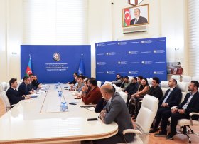 Agentlik məişət texnikası satan sahibkarlarla görüş keçirdi